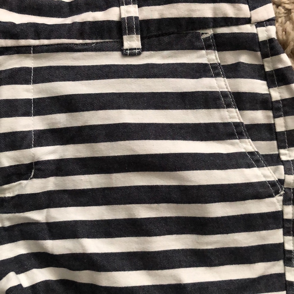 KHAKIS by Gap, size 4 S220 - Picture 2 of 4